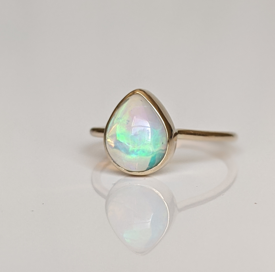 1.23ct Pear Shaped 14k Gold Opal Ring