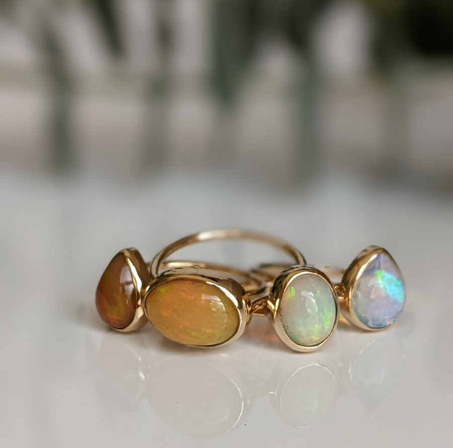 2.55ct Oval Shaped 14k Gold Opal Ring